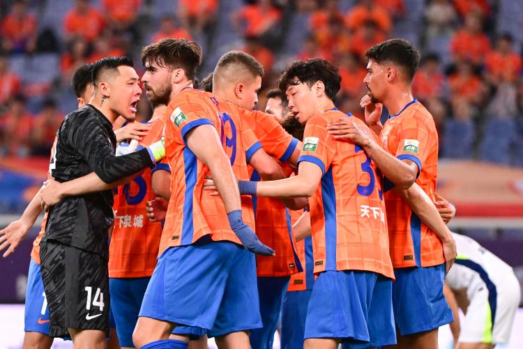 权在手后踢, 找到了新的, 不仅展现出 权在手后踢, 找到了新的, 不仅展现出