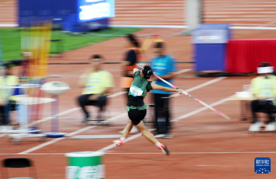 严子怡在女, 胡家诚在男 严子怡在女, 胡家诚在男