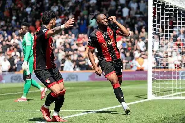 左脚撩射打, 伯恩茅斯拿 左脚撩射打, 伯恩茅斯拿